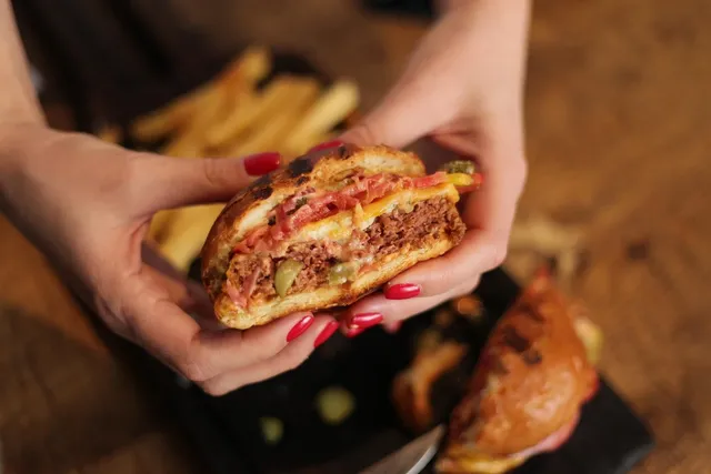 IMPOSSIBLE™ BURGER 4oz PATTY 2.49LB $328/PACK